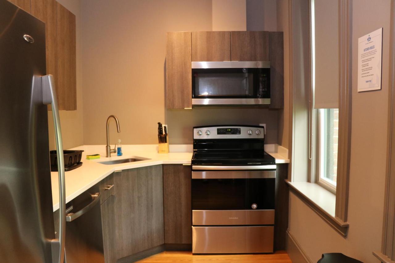 A Stylish Stay W/ A Queen Bed, Heated Floors.. #37 Brookline Exterior foto